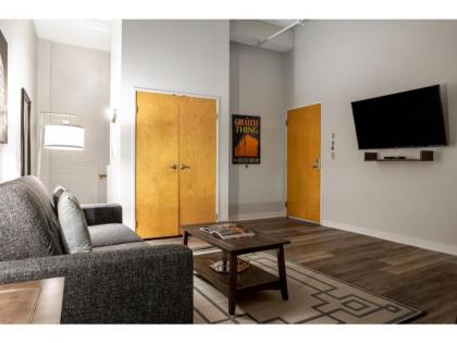 TWO Bold 2BR 2BA Apartments in the Block - image 8