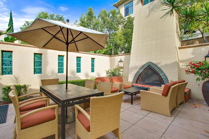 Bluebird Suites in Irvine - image 4