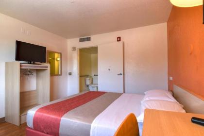 Motel 6-Jurupa Valley CA - Riverside West - image 11