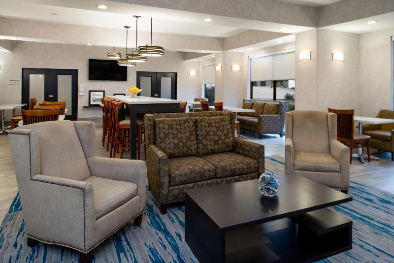 Hampton Inn Kansas City Northeast - image 7