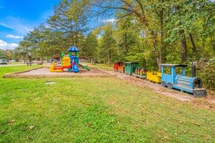 Rondout Valley Camping Resort Loft Park Model 8 - image 3