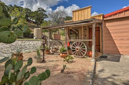 Kerrville Studio - Mins to River and Wineries! - image 12