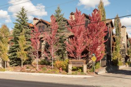 Upscale 1 Bedroom Timbers Walk to town - image 9