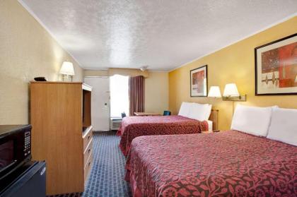 Days Inn by Wyndham Knoxville West - image 9