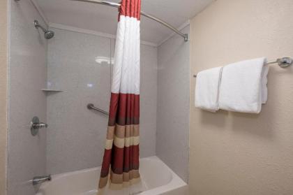 Red Roof Inn PLUS+ & Suites Knoxville West - Cedar Bluff - image 11