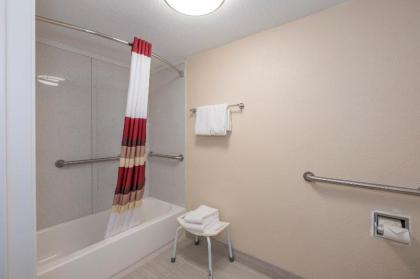 Red Roof Inn PLUS+ & Suites Knoxville West - Cedar Bluff - image 12