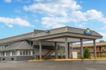 Days Inn by Wyndham Knoxville North - image 13