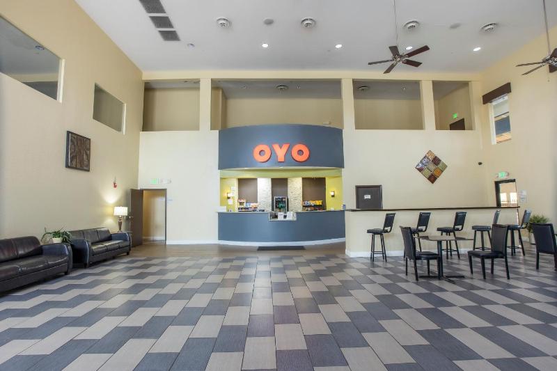 OYO Hotel Knoxville TN Cedar Bluff I-40 - image 6