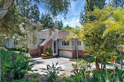 Helix Hideaway - All-Suite Estate Outdoor Kitchen home