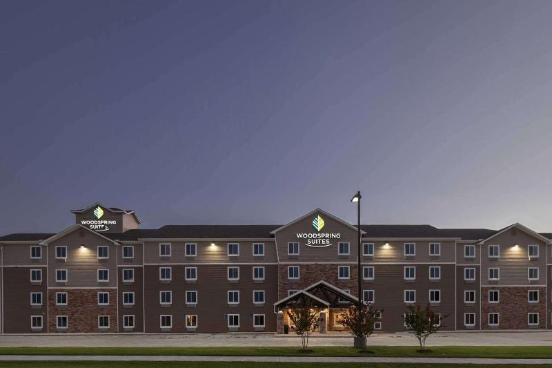 WoodSpring Suites Lafayette - image 7