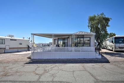 Bright Home with Resort Perks - Walk to Lake Havasu! - image 6