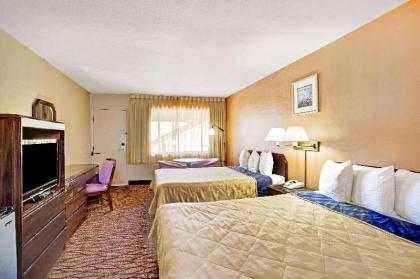 Howard Johnson by Wyndham South Lake Tahoe - image 12