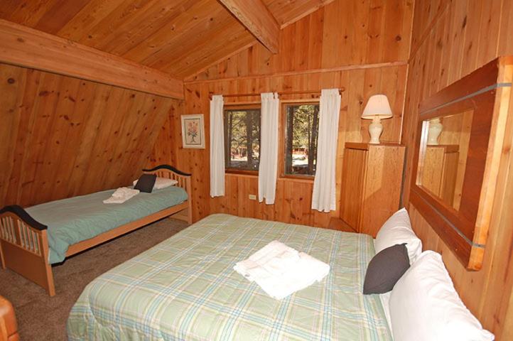 Spruce Avenue Holiday home 1 - image 2