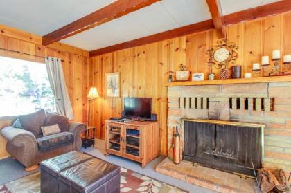 Tahoe Island's Quiet Cabin - image 9