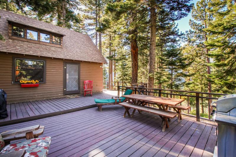 The Cherry Leaf Lodge & Retreat on Fallen Leaf Lake - main image