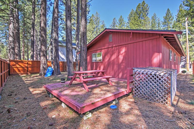 Quaint Pet-Friendly Cabin in South Lake Tahoe! - image 5