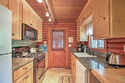 Smokeys Den South Lake Tahoe Cabin with Hot Tub! - image 12