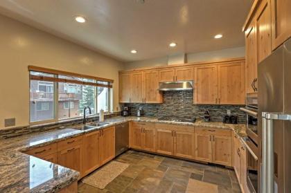 Gorgeous South Lake Tahoe Home with Private Hot Tub! - image 11