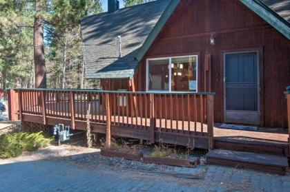 Cozy Family Home with Tahoe Views 7 Min to Heavenly - image 4