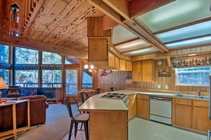 Cozy Family Home with Tahoe Views 7 Min to Heavenly - image 5