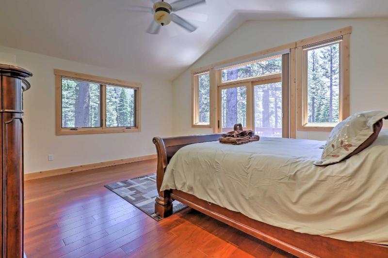 Lake Tahoe Home with Forest Views Ski At Heavenly! - image 4