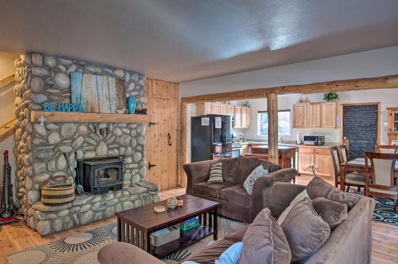 Rustic Mountain Charm Near Heavenly and Tahoe! - main image