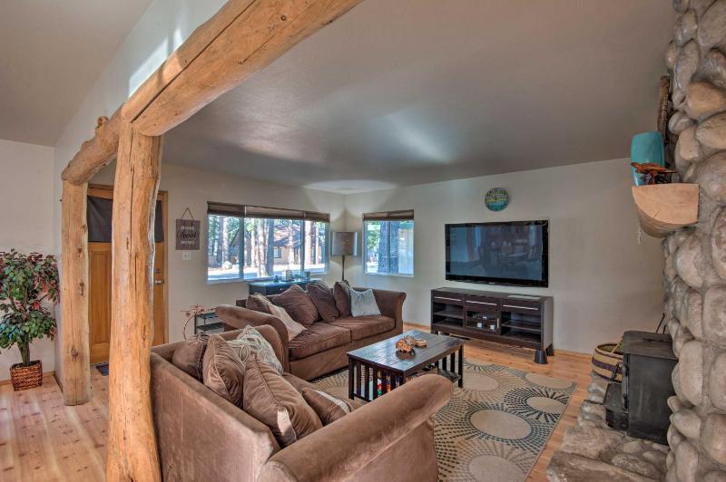 Rustic Mountain Charm Near Heavenly and Tahoe! - image 7