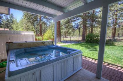 Ponderosa Palace by Lake Tahoe Accommodations - image 3