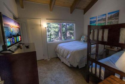 Twin Pines Tahoe Retreat by Lake Tahoe Accommodations - image 5