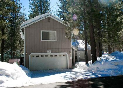 Pine Haven by Lake Tahoe Accommodations - image 3