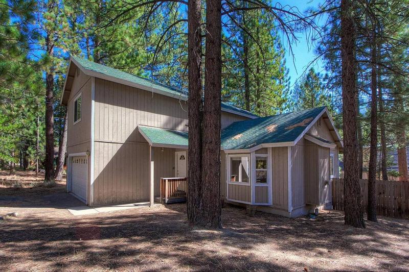 Pine Haven by Lake Tahoe Accommodations - image 6