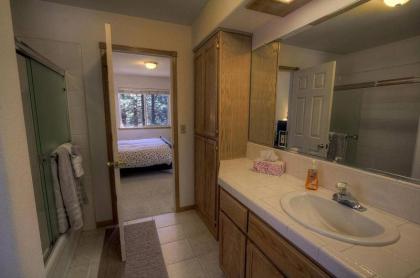 Pine Haven by Lake Tahoe Accommodations - image 9