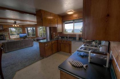 Heavenly Lake View Retreat by Lake Tahoe Accommodations - image 12