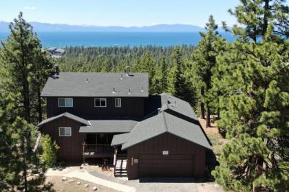 Heavenly Lake View Retreat by Lake Tahoe Accommodations - image 3