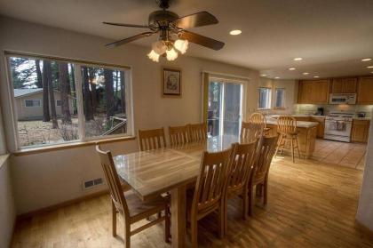 Blue Spruce by Lake Tahoe Accommodations - image 9