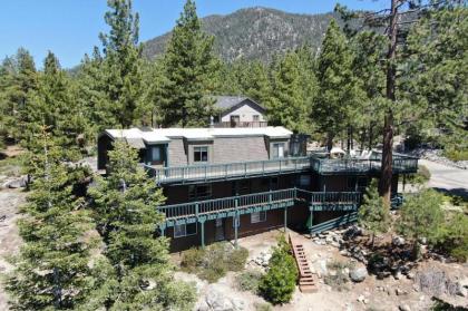 Heavenly Hilltop Hideaway by Lake Tahoe Accommodations - image 2