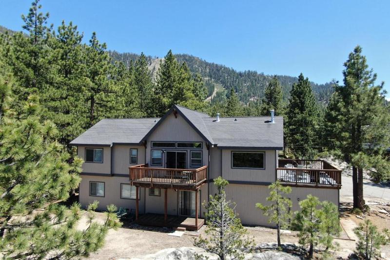 Heavenly Bear Hideaway by Lake Tahoe Accommodations - main image