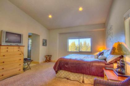 Heavenly Bear Hideaway by Lake Tahoe Accommodations - image 9