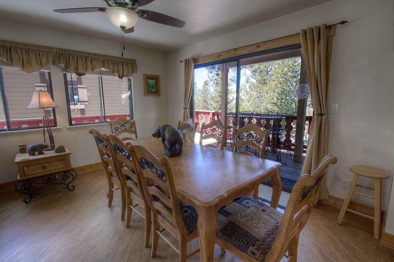 Pinehill Ponderosa by Lake Tahoe Accommodations - image 6