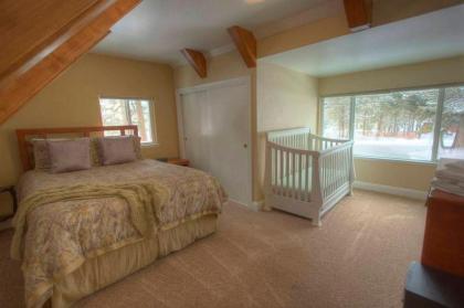 Glenwood Getaway by Lake Tahoe Accommodations - image 10