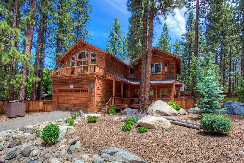 Casa Angora by Lake Tahoe Accommodations - main image