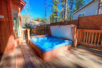 Casa Angora by Lake Tahoe Accommodations - image 5