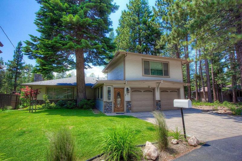 Meadowview Hideaway by Lake Tahoe Accommodations - main image