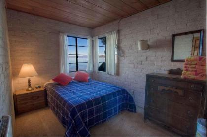 Blue Water Lodge by Lake Tahoe Accommodations - image 10