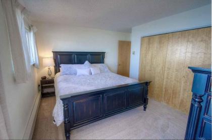 Blue Water Lodge by Lake Tahoe Accommodations - image 12