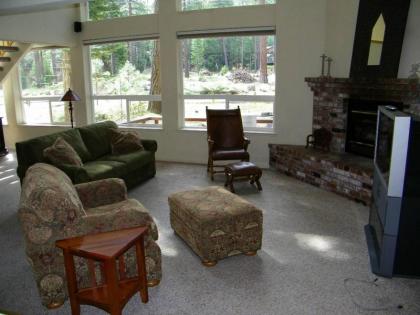 Slippery Slope Chalet by Lake Tahoe Accommodations - image 12