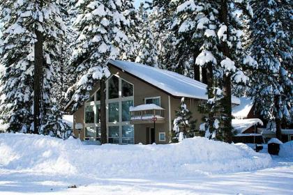 Slippery Slope Chalet by Lake Tahoe Accommodations - image 4