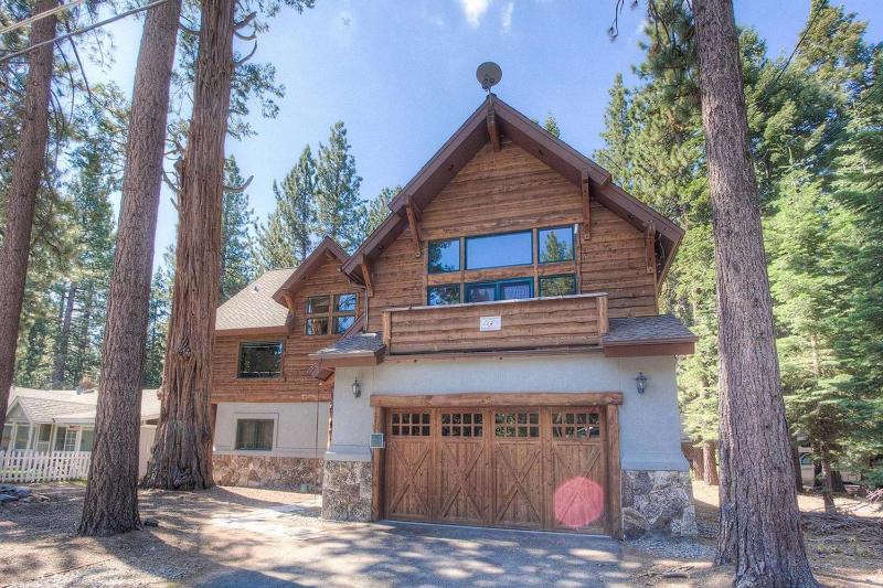 Gardner Mtn Gathering Place by Lake Tahoe Accommodations - main image