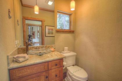 Gardner Mtn Gathering Place by Lake Tahoe Accommodations - image 3