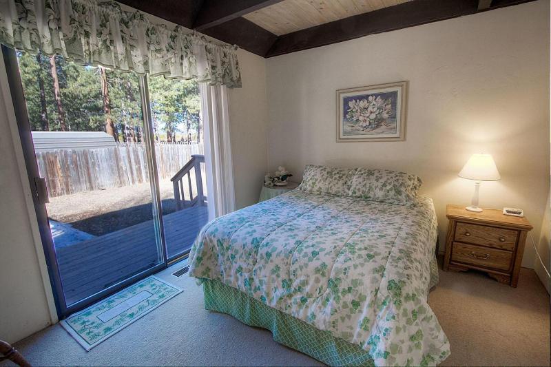 Meadow View Chalet by Lake Tahoe Accommodations - image 3